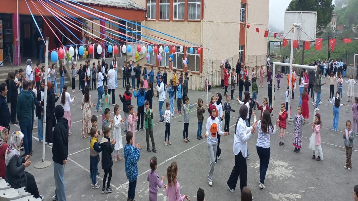 23 Nisan Kutlu Ulusal Egemenlik ve Çocuk Bayramı Kutlu Olsun!